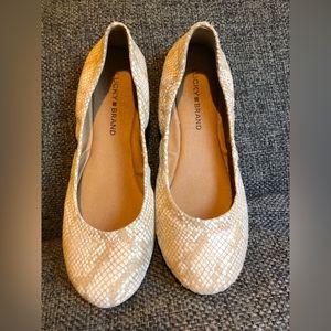 Brand new Lucky snake skin ballet flats. Size 8.5